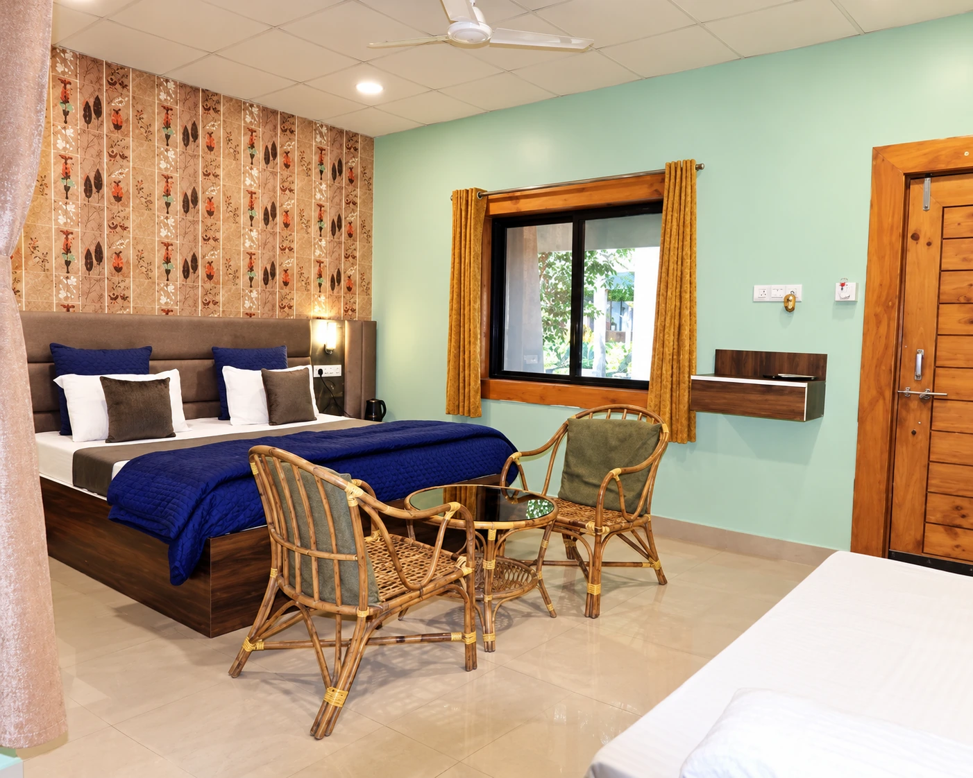 Super Deluxe Cottage guest room