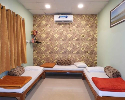Resort dormitory accommodation